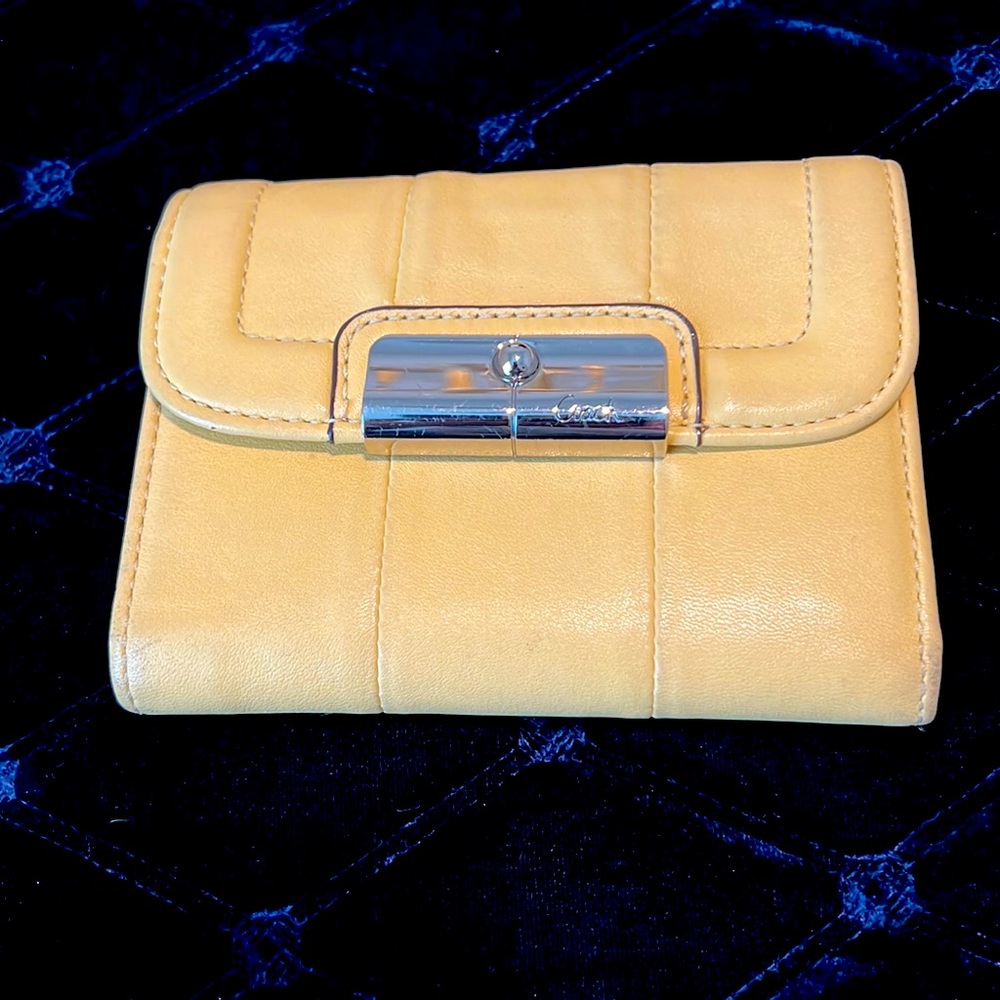 Coach Canary Trifold Wallet
